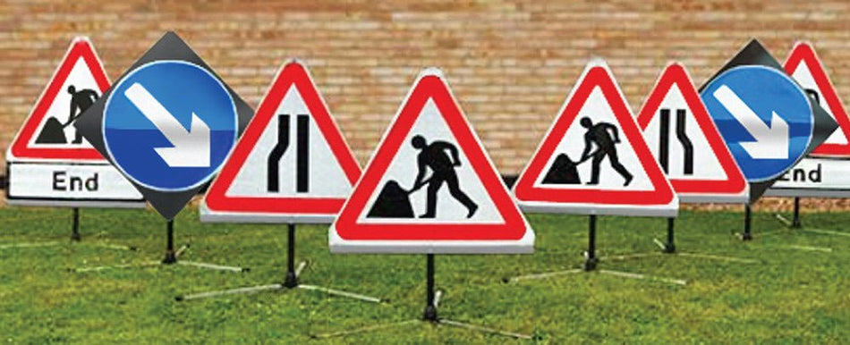 Chapter 8 Roll-Up Road Sign Kit – 8 Reflective Signs & Tripods - Ready Set SuppliedChapter 8 Roll-Up Road Sign Kit – 8 Reflective Signs & Tripods57669