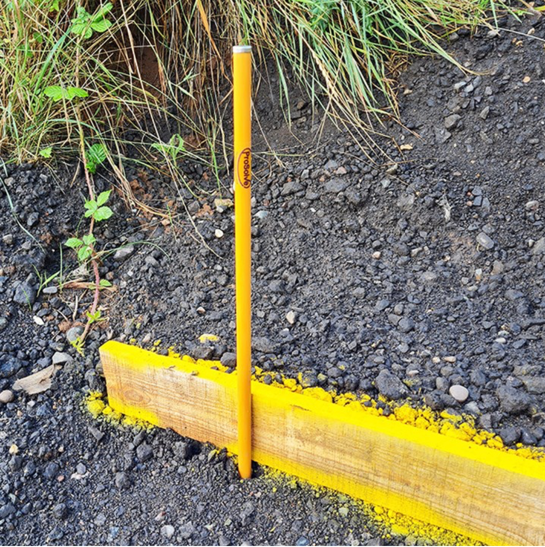 INSULATED ROAD PIN 600MM - Ready Set SuppliedINSULATED ROAD PIN 600MM