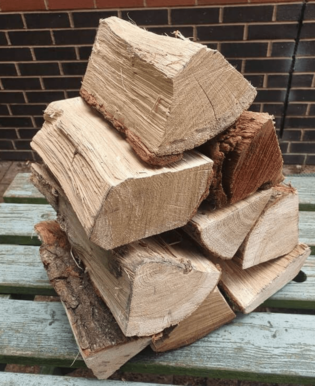 KILN DRIED OAK LOGS IN 25L NETS - 90 - Ready Set SuppliedKILN DRIED OAK LOGS IN 25L NETS - 90