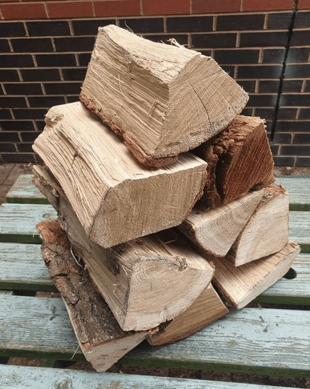 KILN DRIED OAK LOGS NETS 54 X 25L - Ready Set SuppliedKILN DRIED OAK LOGS NETS 54 X 25L